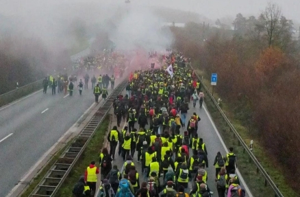 Gießen 2025: Blockade auf der Autobahn gegen die AfD-Jugend