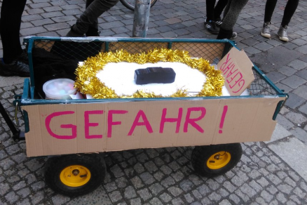 Achtung! Gefahrengebiet Berlin-Friedrichshain Achtung! Gefahrengebiet Berlin-Friedrichshain